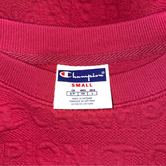Champion Women’s Cropped Red Embossed Logo Sweatshirt Long Sleeve Size S EUC - Picture 16 of 16